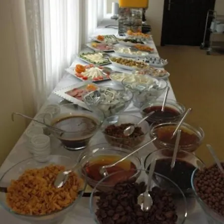 Hotel Grand Adanus 3*